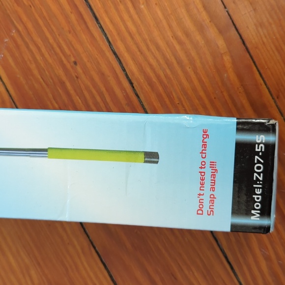 CABLE takes Pole for videos and pictures. - Picture 4 of 8